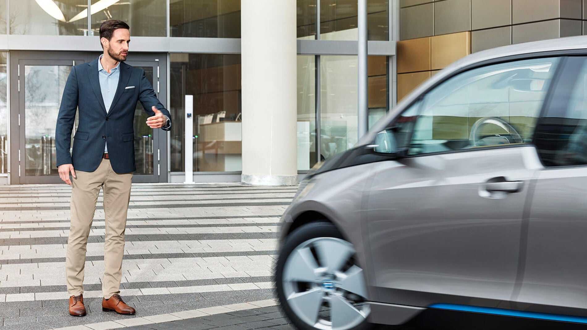 bmw-gesture-control-parking-08.jpg