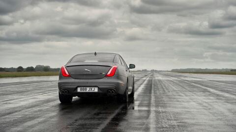 jaguar-xjr575-0717-001