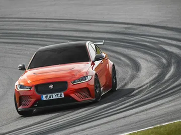 Jaguar_XE_SV_Project8_03-8.jpg Jaguar_XE_SV_Project8_03-8.jpg