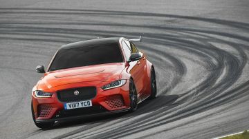 Jaguar_XE_SV_Project8_03-8.jpg