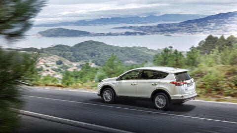 toyota_RAV_4_a3_contacto_2016_hybrid_16