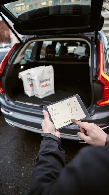 volvo-in-car-delivery-03.jpg volvo-in-car-delivery-03