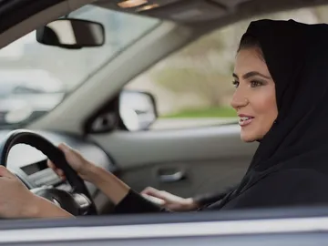 mujer-coche-arabia-saudi-0917-01 mujer-coche-arabia-saudi-0917-01