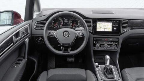 volkswagen_golf_sportsvan_tsi_85