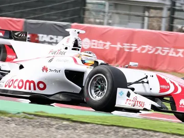 StoffelVandoorneTestSuperFormula2016Suzuka.jpg StoffelVandoorneTestSuperFormula2016Suzuka.jpg