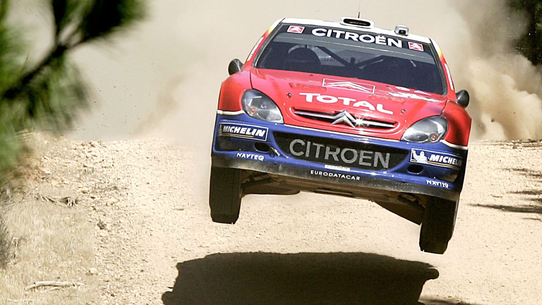 FrancoisDuvalRallyAustralia2005Salto.jpg