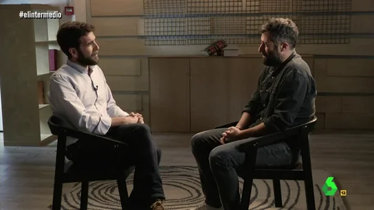Nacho Carretero, autor de 'Fariña': "Se dice que a Rajoy le alejaron de Pontevedra por plantarse contra la conexión del PP gallego y el narcotráfico" Nacho Carretero, autor de 'Fariña': "Se dice que a Rajoy le alejaron de Pontevedra por plantarse contra la conexión del PP gallego y el narcotráfico"