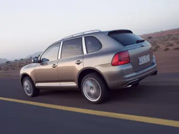 porsche_cayenne_turboS_manu-06_04.jpg porsche_cayenne_turboS_manu-06_04.jpg