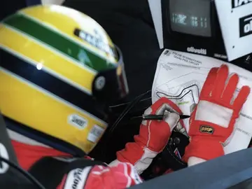 ayrton-senna-mclaren-3.jpg ayrton-senna-mclaren-3.jpg
