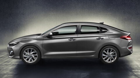 hyundai_i30_fastback_3