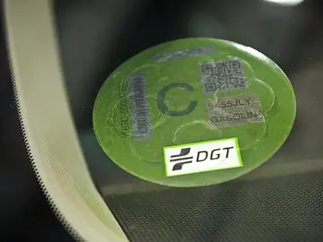 etiqueta-emisiones-dgt-0217-01 etiqueta-emisiones-dgt-0217-01