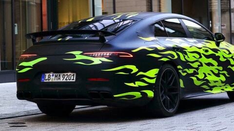 Der viertürige Mercedes-AMG GT auf Erprobungsfahrt On-road t