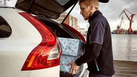 volvo-in-car-delivery-06.jpg volvo-in-car-delivery-06