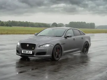 jaguar-xjr575-0717-002.jpg jaguar-xjr575-0717-002.jpg