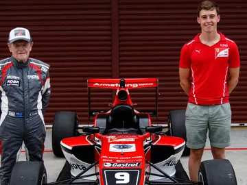 KenSmithMarcusArmstrongToyotaRacingSeries2018.jpg KenSmithMarcusArmstrongToyotaRacingSeries2018.jpg