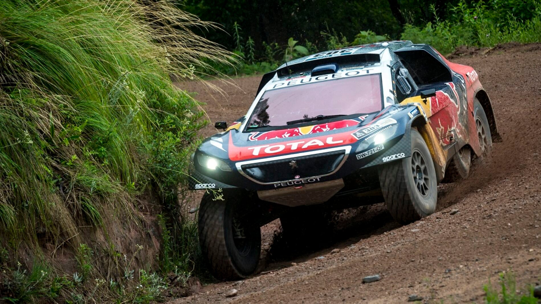 dakar-2016-peugeot-toyota-mini-cc.jpg