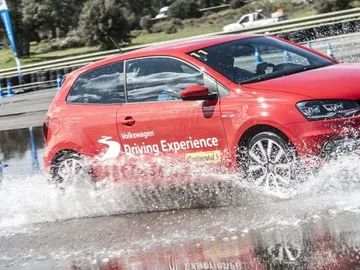 escuela-r-volkswagen-ascari-2016-david-clavero-09-960x384.jpg escuela-r-volkswagen-ascari-2016-david-clavero-09-960x384.jpg