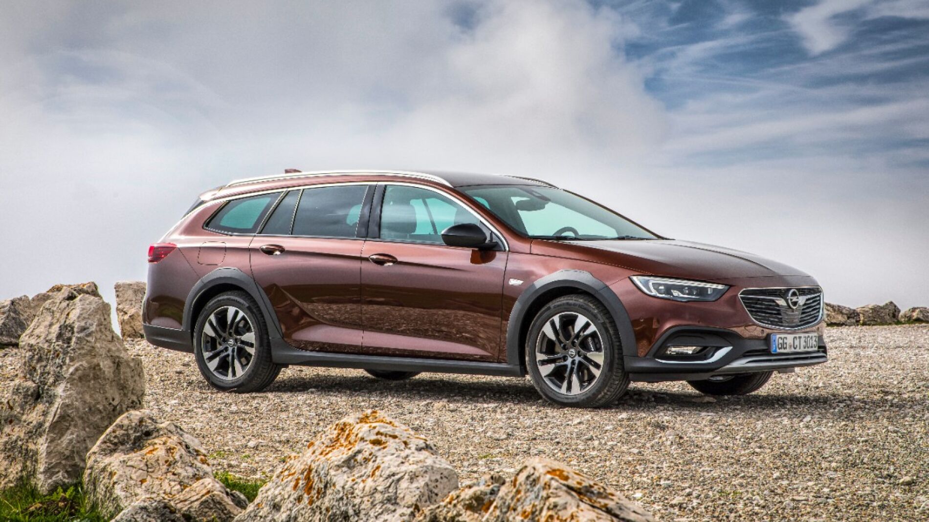 Opel-Insignia_Nuevo-motor-BiTurbo_2.jpeg