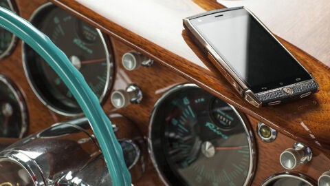 tonino-lamborghini-smartphone-02-1440px
