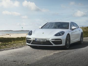Porsche-Panamera-Turbo-S-E-Hybrid-Sport-Turismo-2017-5.jpg