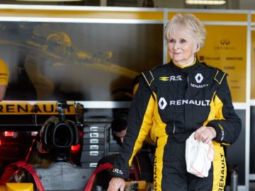 rosemary-smith-renault-formula-1-0717-01.jpg