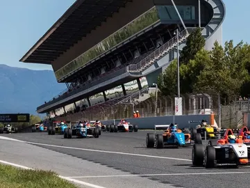 SalidaF4espa%C3%B1olaBarcelona2017.jpg SalidaF4espa%C3%B1olaBarcelona2017.jpg