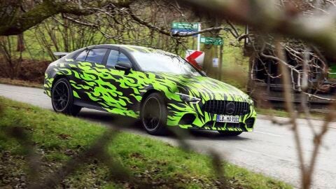 Der viertürige Mercedes-AMG GT auf Erprobungsfahrt On-road t