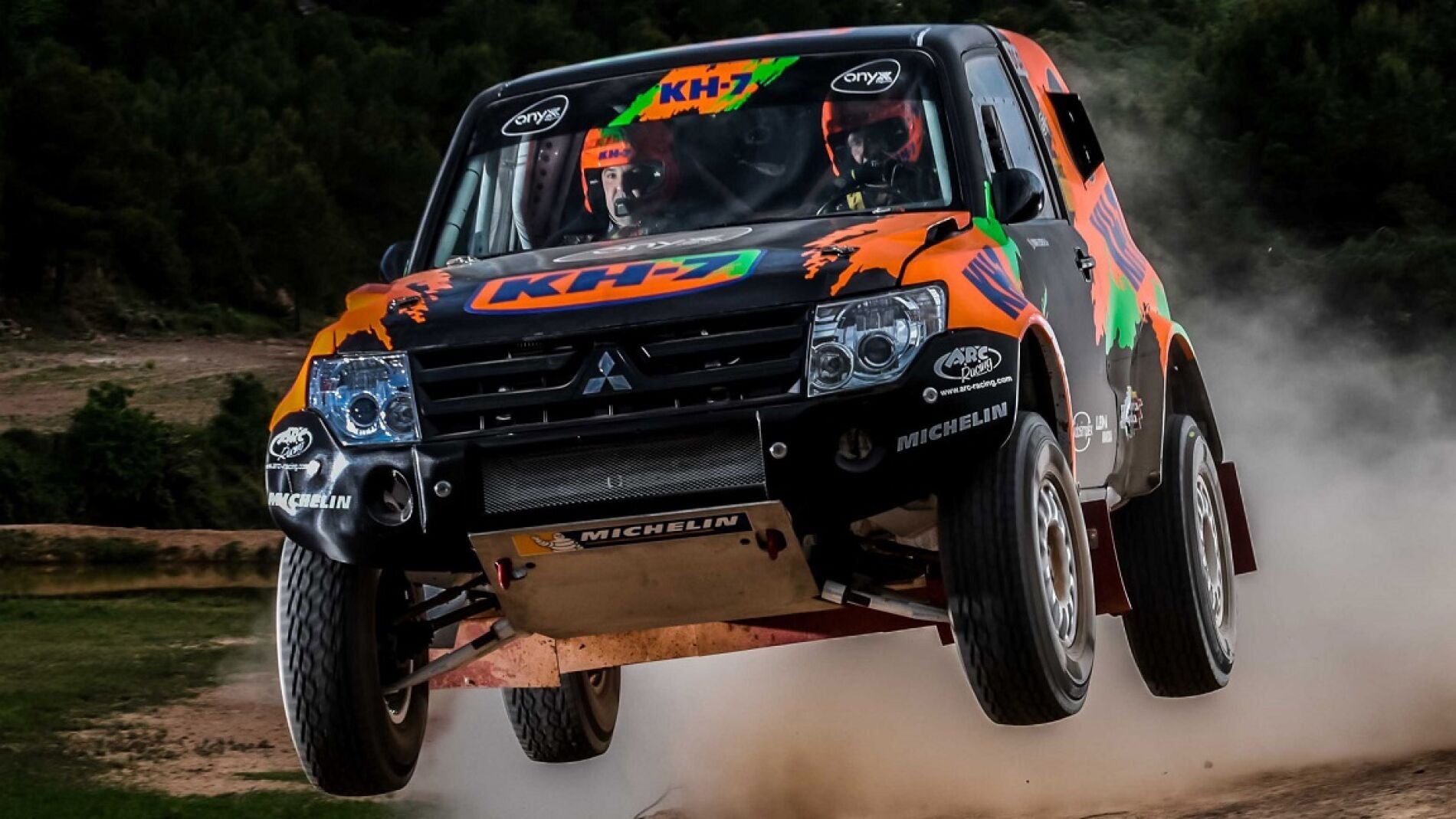 isidre-esteve-mitsubishi-montero-dakar-2017.jpg