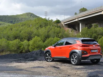 hyundai-kona-cc-1.jpg hyundai-kona-cc-1.jpg