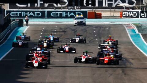 Salida GP3 Abu Dhabi 2016