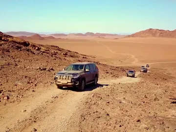 TOYOTA-LAND-CRUISER.jpg TOYOTA-LAND-CRUISER.jpg