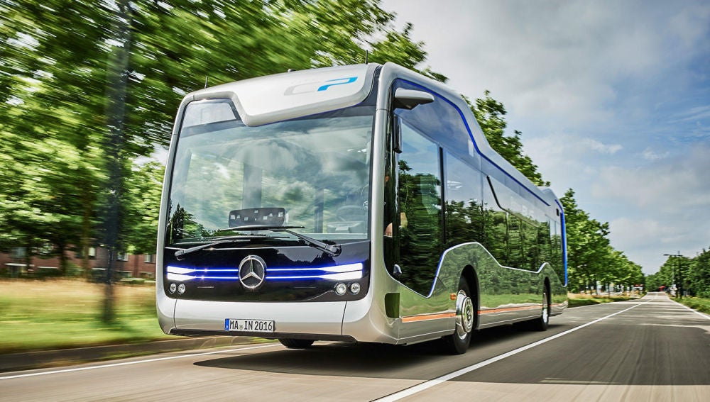 mercedes-autobus-autonomo-2016-01.jpg
