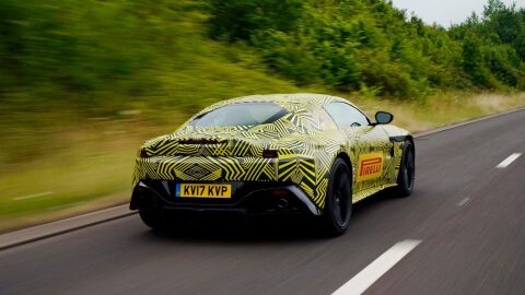 aston-martin-vantage-2018-camuflado-01