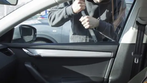 robo-coche-consejos-2016-01-960x384.jpg robo-coche-consejos-2016-01-960x384