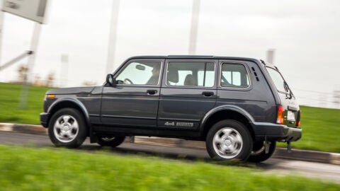 lada_4_4_urban_82