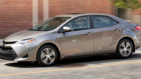 toyota_corolla_le_13
