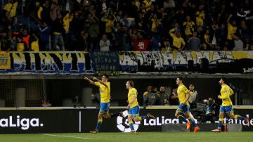 Calleri celebra su gol de penalti contra el Barça