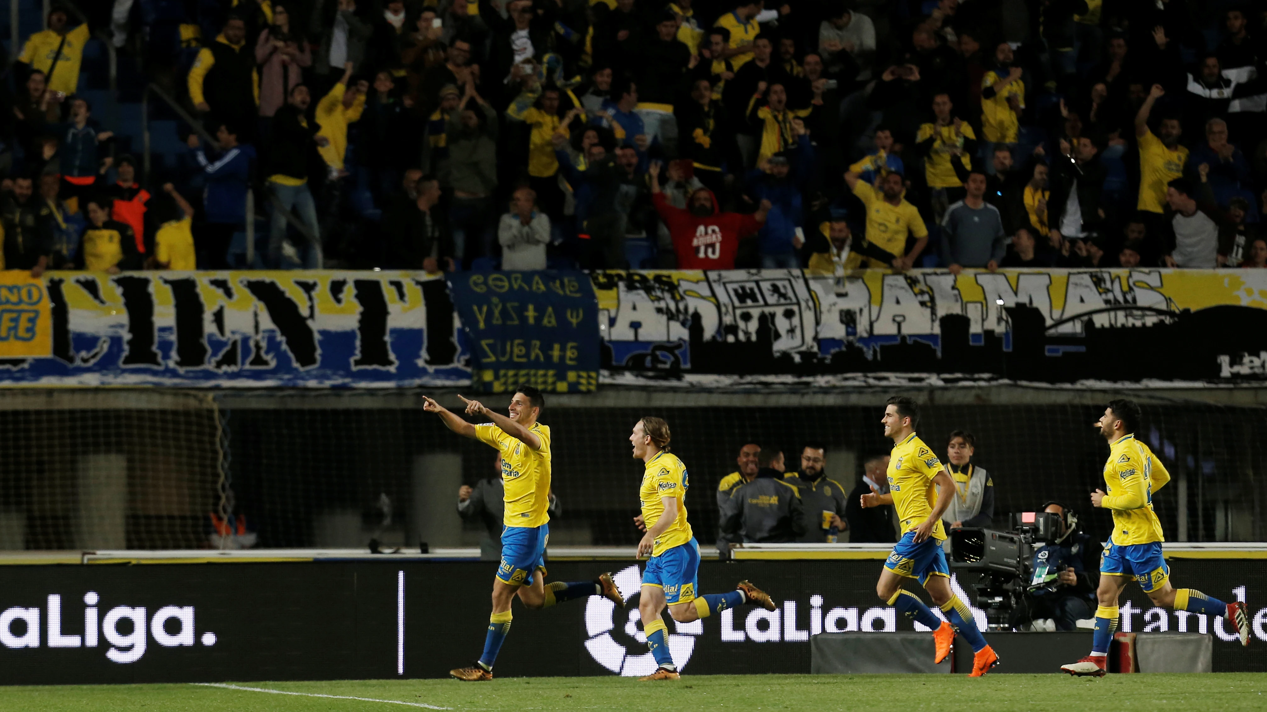 Calleri celebra su gol de penalti contra el Barça