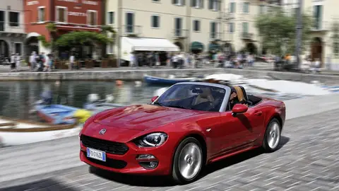 fiat-abarth-124-spider39.jpg fiat-abarth-124-spider39