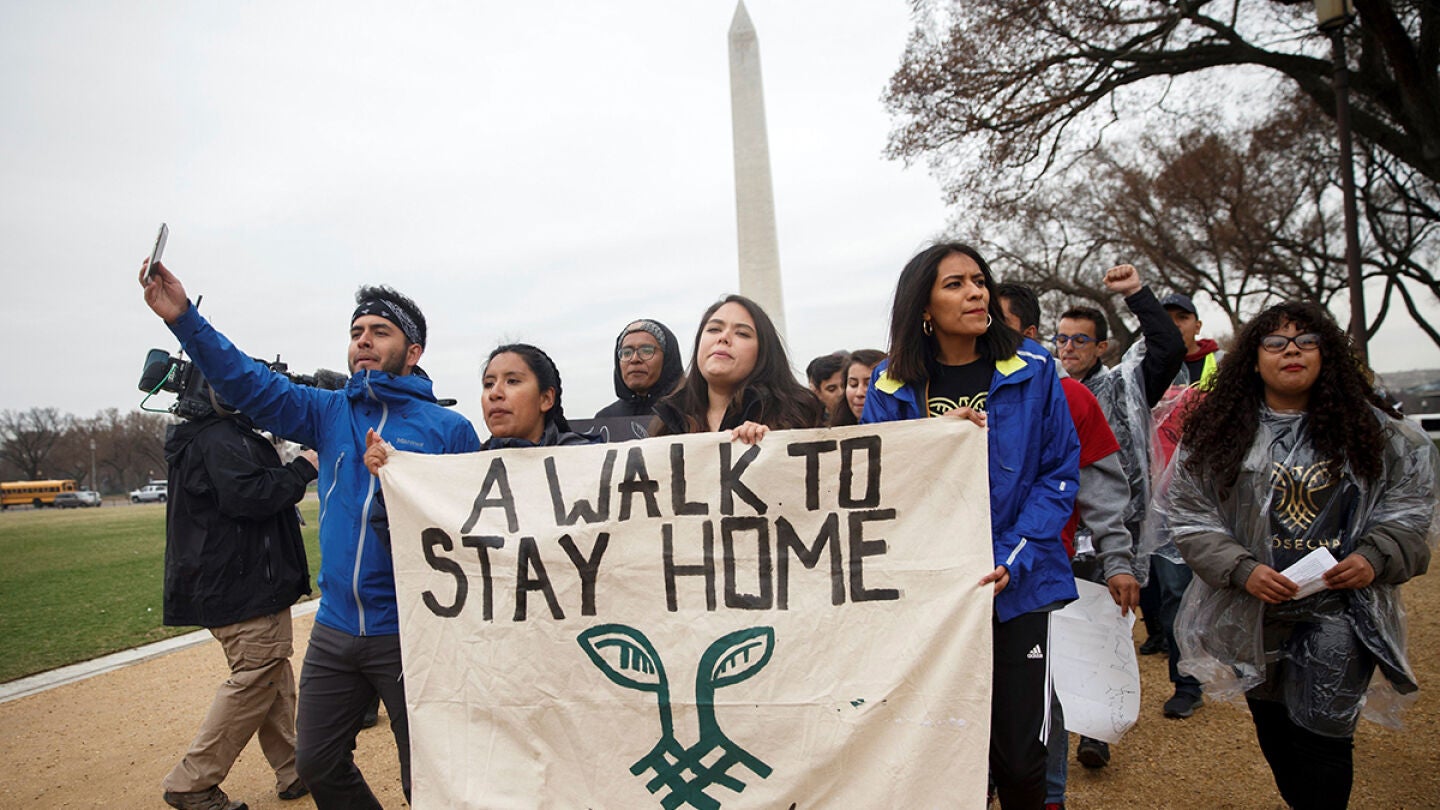 Un grupo de 'so&ntilde;adores' llega a Washington tras recorrer m&aacute;s de 400km desde Nueva York