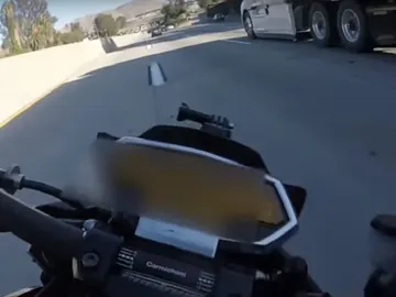 Un motoristas vuelve a nacer Un motoristas vuelve a nacer