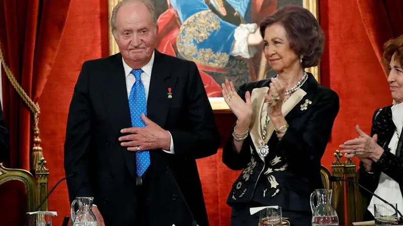 El Rey Juan Carlos junto a la Reina Sofía