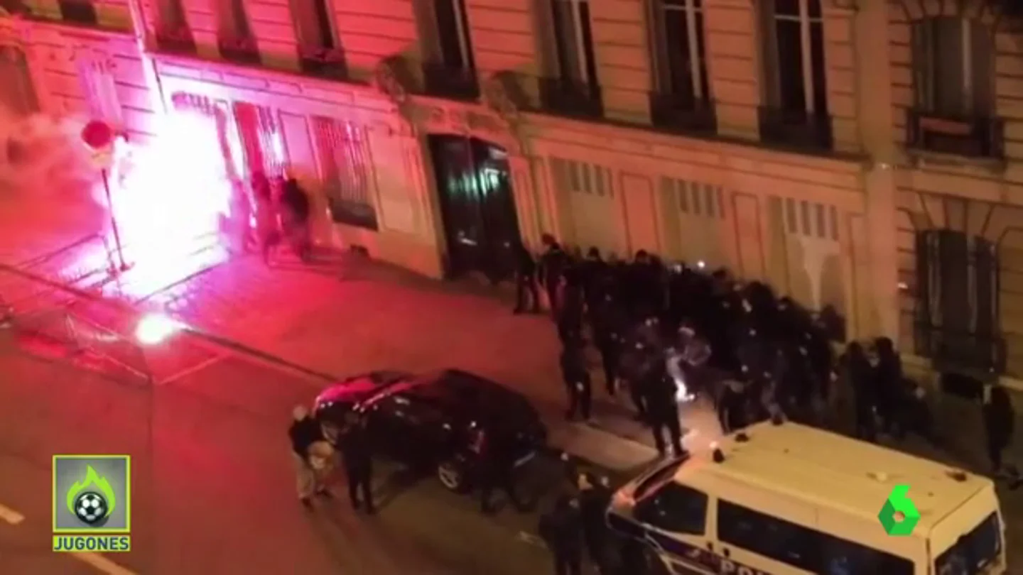 LOS ULTRAS DEL PSG LA LÍAN LOS ULTRAS DEL PSG LA LÍAN
