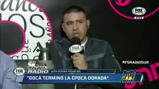 Riquelme carga contra el fútbol moderno: "Antes amábamos jugar al fútbol, no nos interesaba la 'Play' ni teníamos redes sociales" Riquelme carga contra el fútbol moderno: "Antes amábamos jugar al fútbol, no nos interesaba la 'Play' ni teníamos redes sociales"