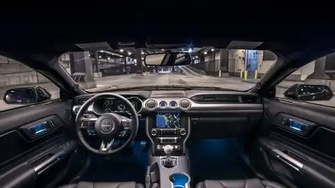 Ford Mustang Bullit El Ford Mustang Bullit es una versión especial desarrollada sobre la base del Ford Mustang GT 5.0 V8.