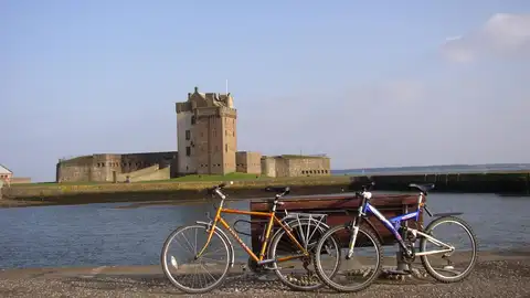 Broughty Castle Recorre Gran Bretaña en bici