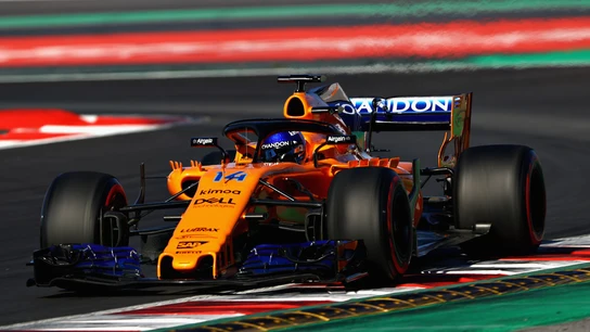 Fernando Alonso corre sobre el trazado Fernando Alonso corre sobre el trazado