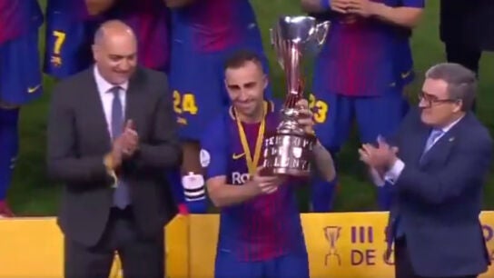 Alc&aacute;cer levanta la Supercopa de Catalu&ntilde;a