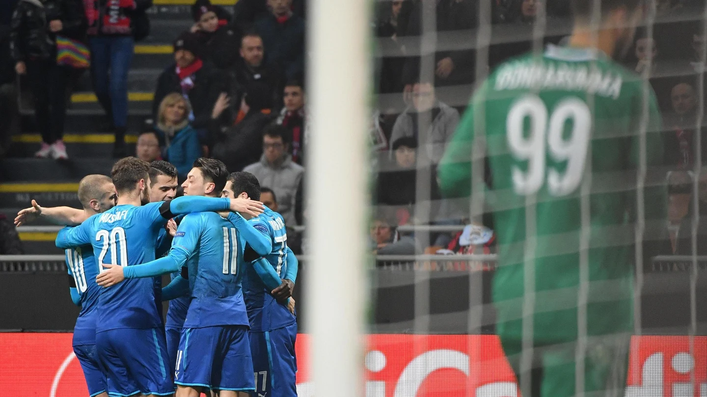 Los jugadores del Arsenal celebran un gol ante el Milan Los jugadores del Arsenal celebran un gol ante el Milan