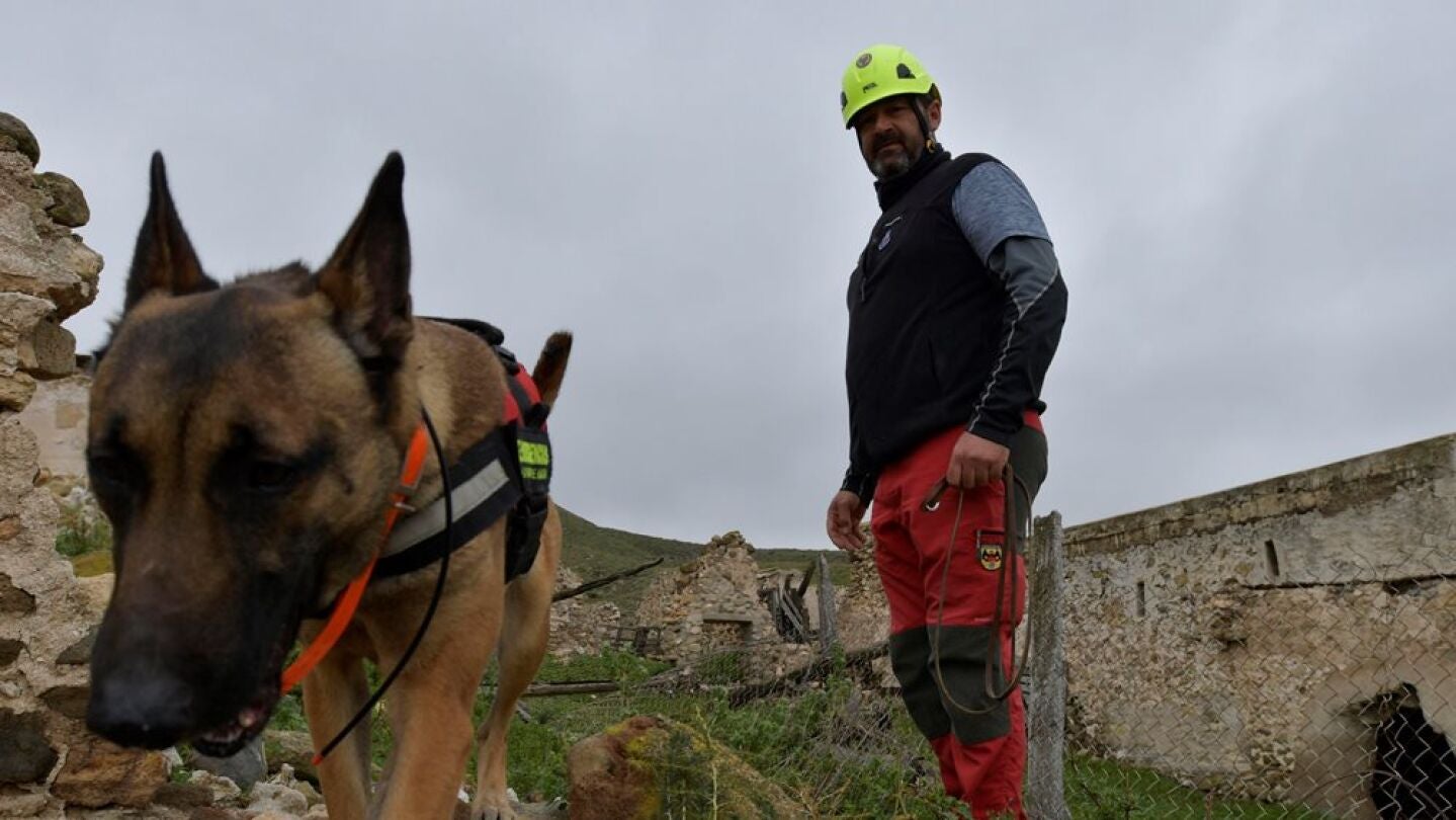 El servicio de proteccion civil en la b&uacute;squeda de Gabriel Cruz
